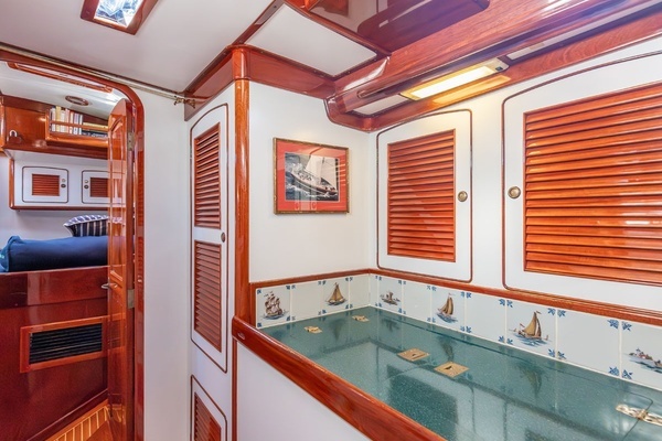 Little Harbor 60 Yacht For Sale