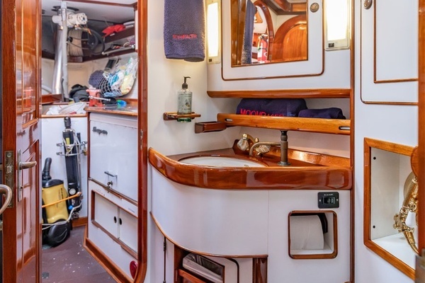 Little Harbor 60 Yacht For Sale