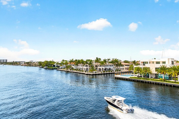 27ft Chaparral Yacht For Sale
