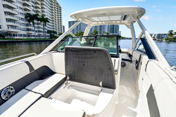 27ft Chaparral Yacht For Sale