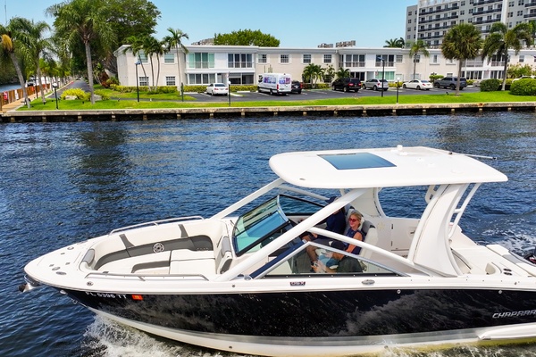 27ft Chaparral Yacht For Sale