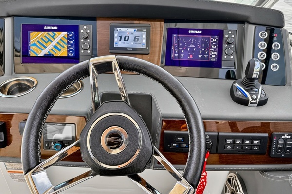 2023 Chaparral 27