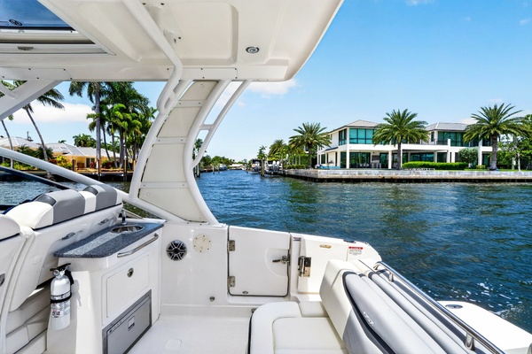 27ft Chaparral Yacht For Sale