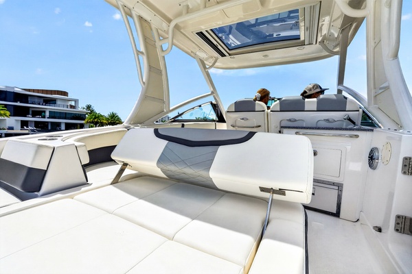 27ft Chaparral Yacht For Sale