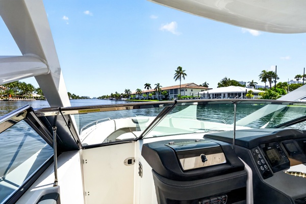 27ft Chaparral Yacht For Sale
