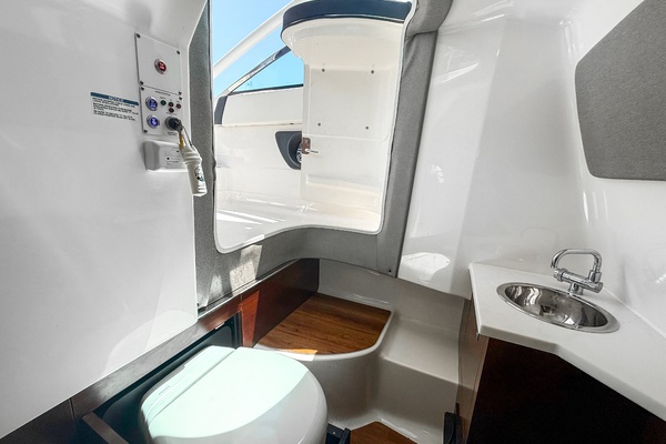 27ft Chaparral Yacht For Sale