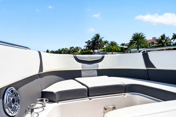 27ft Chaparral Yacht For Sale