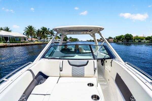 27ft Chaparral Yacht For Sale
