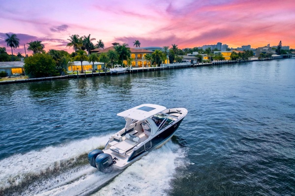 27ft Chaparral Yacht For Sale