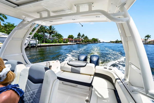 27ft Chaparral Yacht For Sale