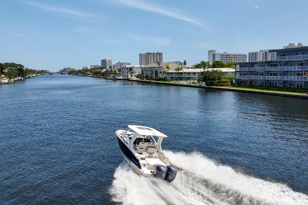 27ft Chaparral Yacht For Sale