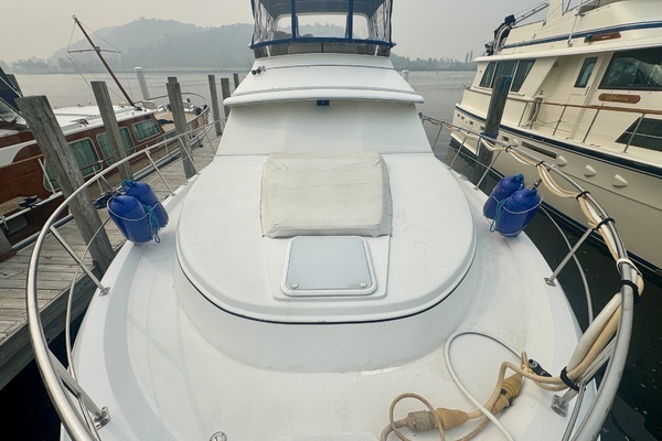 1997 Carver 44
