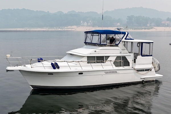 Liquid Assets 44ft Carver Yacht For Sale