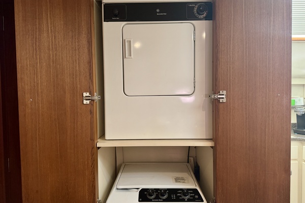 Liquid Assets 44ft Carver Yacht For Sale
