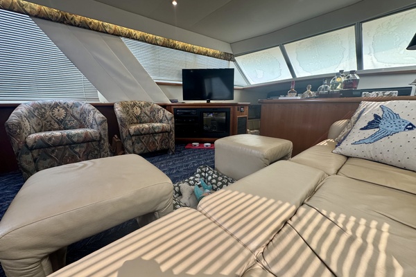 Liquid Assets 44ft Carver Yacht For Sale