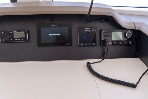 View Finder 39ft Bali Yacht For Sale