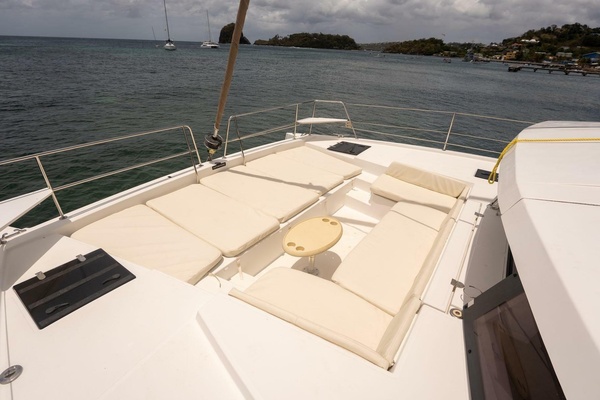 View Finder 39ft Bali Yacht For Sale