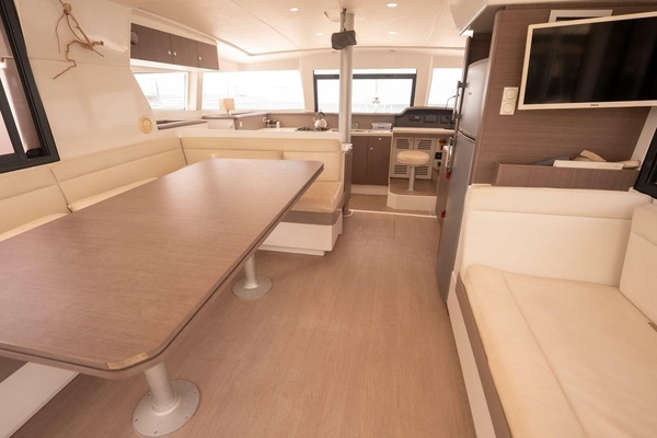 View Finder 39ft Bali Yacht For Sale