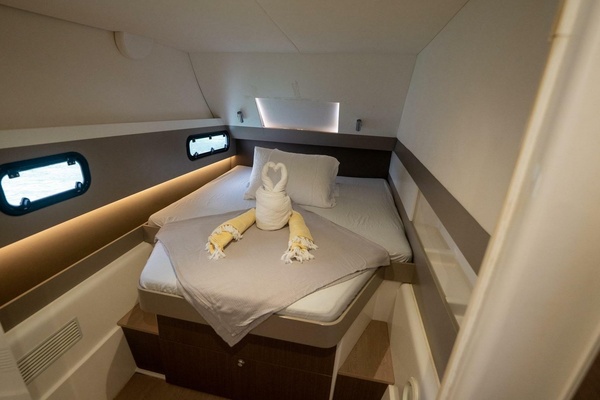 View Finder 39ft Bali Yacht For Sale