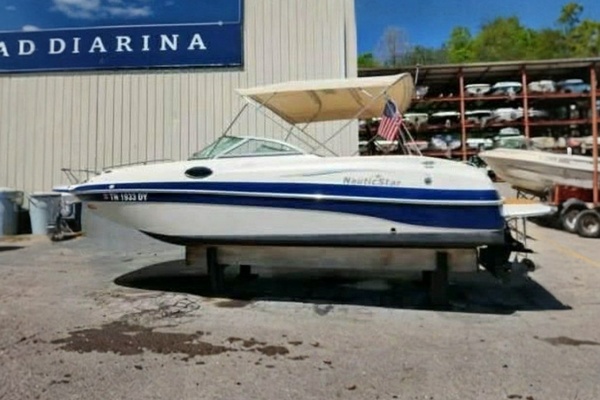 23ft NauticStar Yacht For Sale
