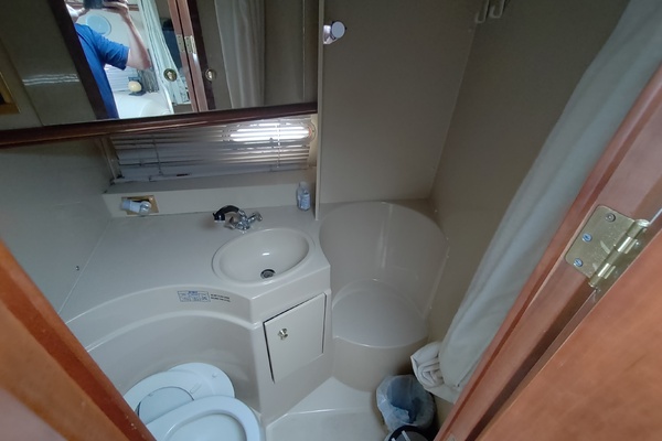 33ft Cruisers Yachts Yacht For Sale