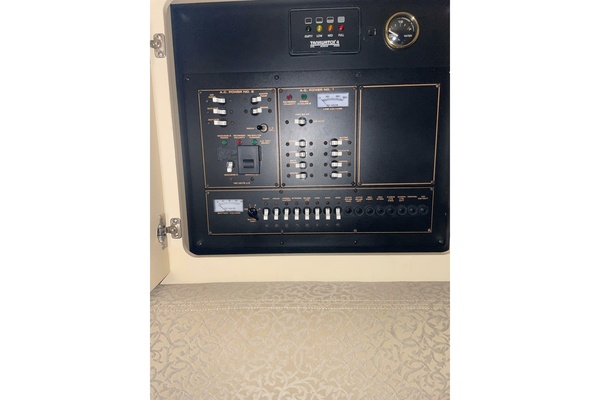 33ft Cruisers Yachts Yacht For Sale