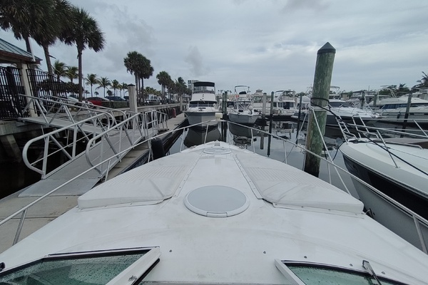 33ft Cruisers Yachts Yacht For Sale