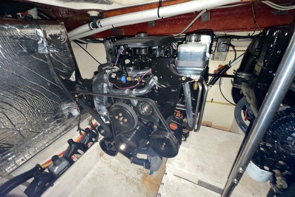 33ft Cruisers Yachts Yacht For Sale