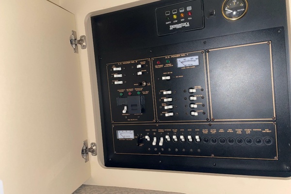 33ft Cruisers Yachts Yacht For Sale