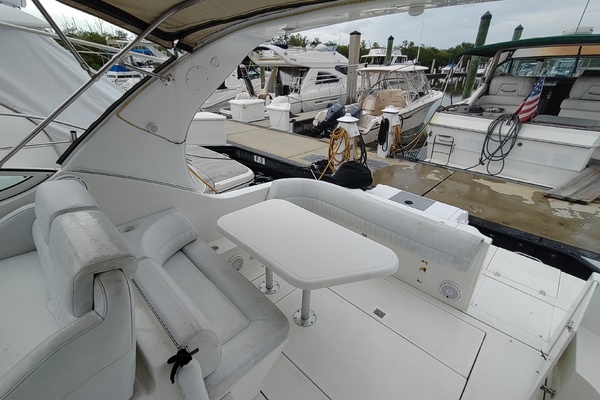 33ft Cruisers Yachts Yacht For Sale