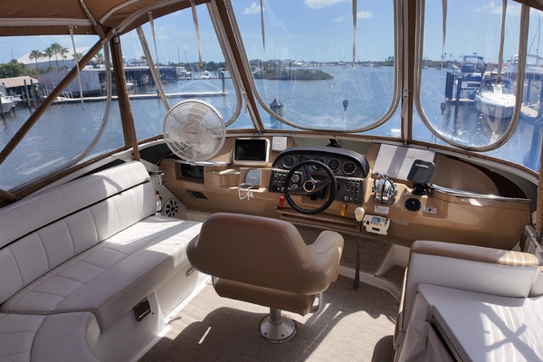 Jus Chillin 39ft Carver Yacht For Sale