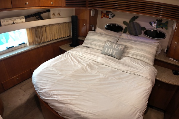 Jus Chillin 39ft Carver Yacht For Sale