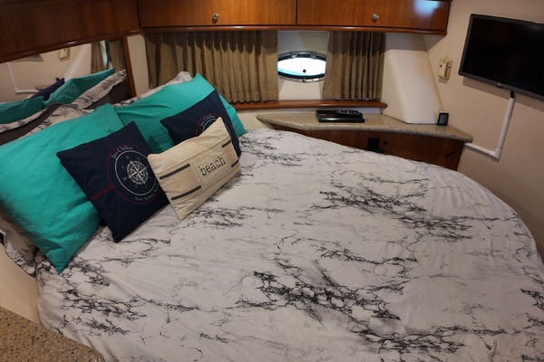 Jus Chillin 39ft Carver Yacht For Sale