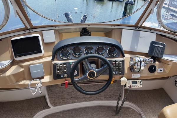 Jus Chillin 39ft Carver Yacht For Sale