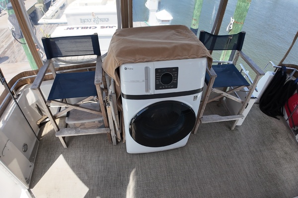 Jus Chillin 39ft Carver Yacht For Sale