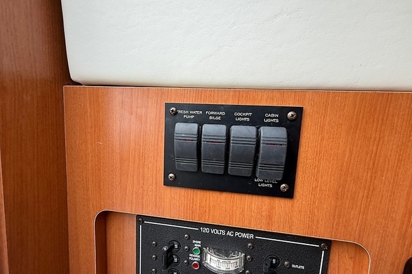 Ruff Life 26ft Four Winns Yacht For Sale