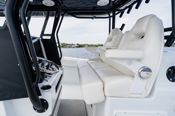 34ft Freeman Yacht For Sale