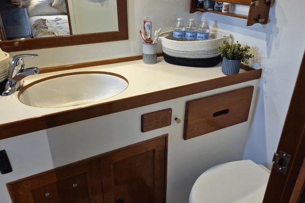 44ft Island Gypsy Yacht For Sale