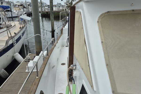 44ft Island Gypsy Yacht For Sale