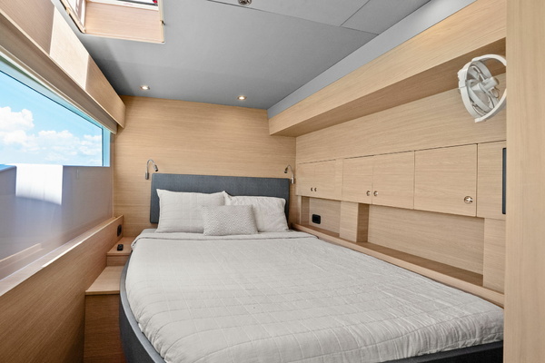 54ft Aquila Yacht For Sale