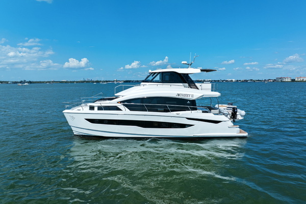 2024 Aquila 54 Yacht
