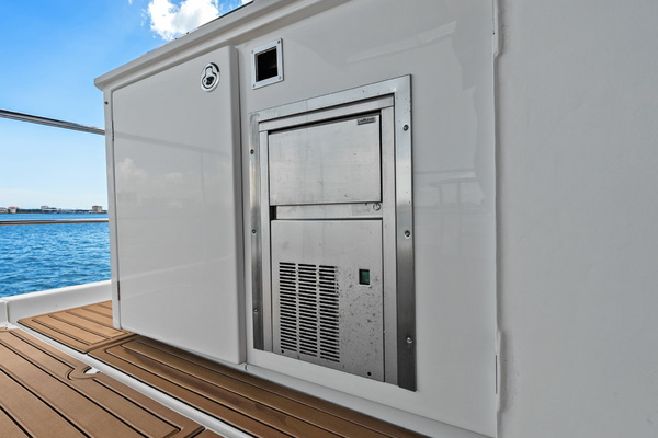 54ft Aquila Yacht For Sale