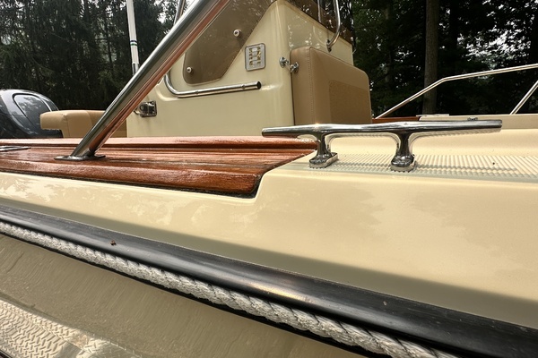 Photo of the 1988 Pursuit 