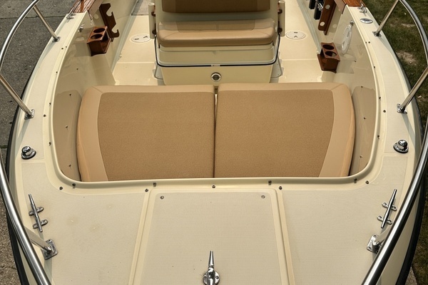 Photo of the 1988 Pursuit 