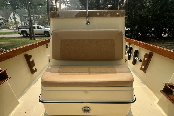21ft Pursuit Yacht For Sale