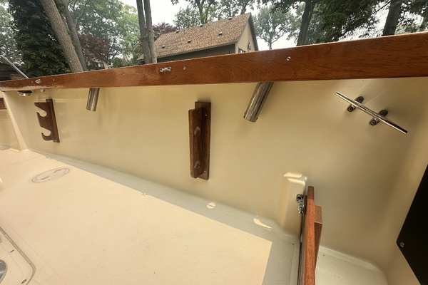 21ft Pursuit Yacht For Sale