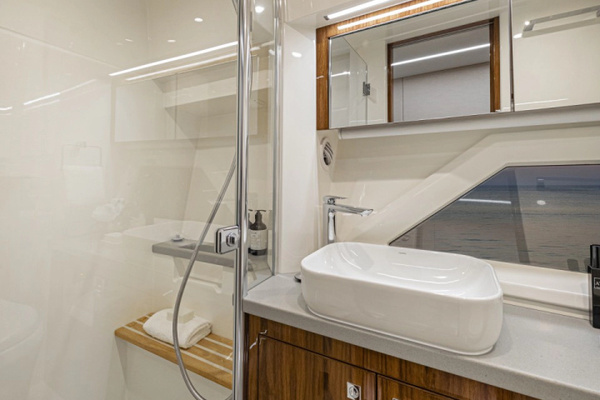 50 SPORTS MOTOR YACHT 50ft Riviera Yacht For Sale