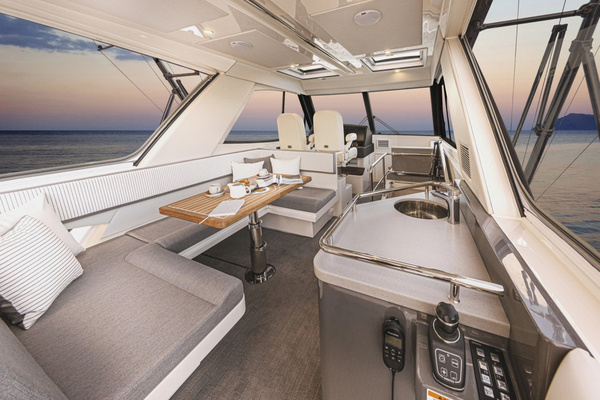 50 SPORTS MOTOR YACHT 50ft Riviera Yacht For Sale