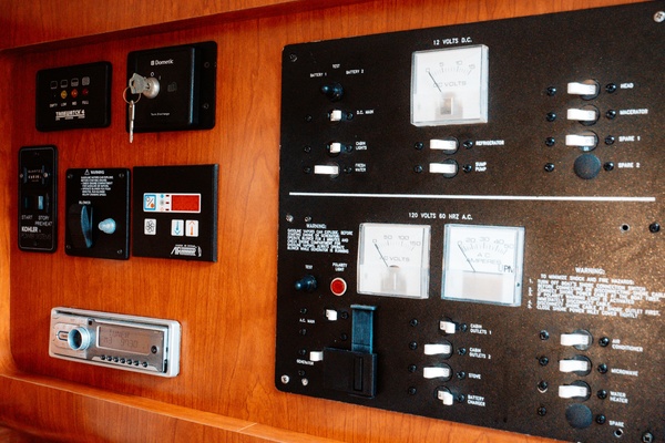 32ft Pro Line Yacht For Sale