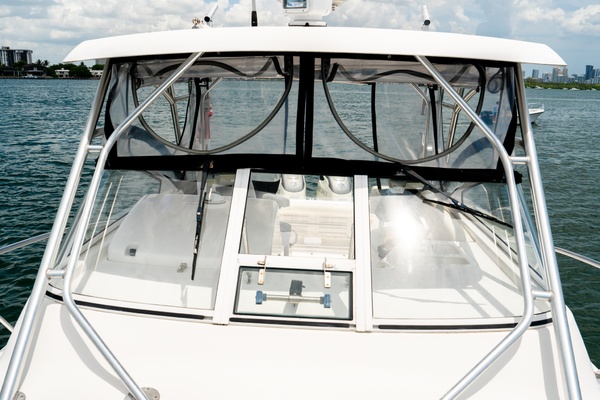 32ft Pro Line Yacht For Sale